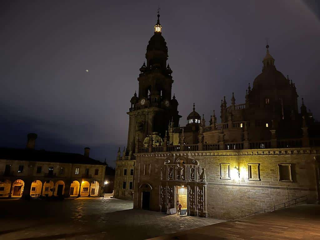 La Catedral abre a las 7 am. Sin colas.