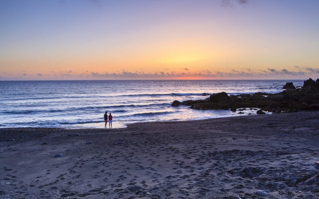 Playa de Montaña Bermeja, El Golfo, al atardecer. Fotografía: Ramón Pérez Niz. 