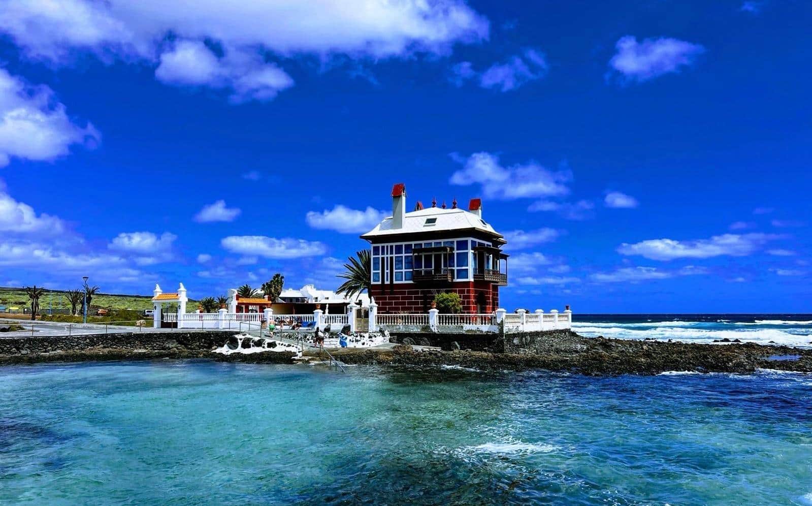 El Charcón de Arrieta: un chapuzón mágico junto a la Casa Juanita