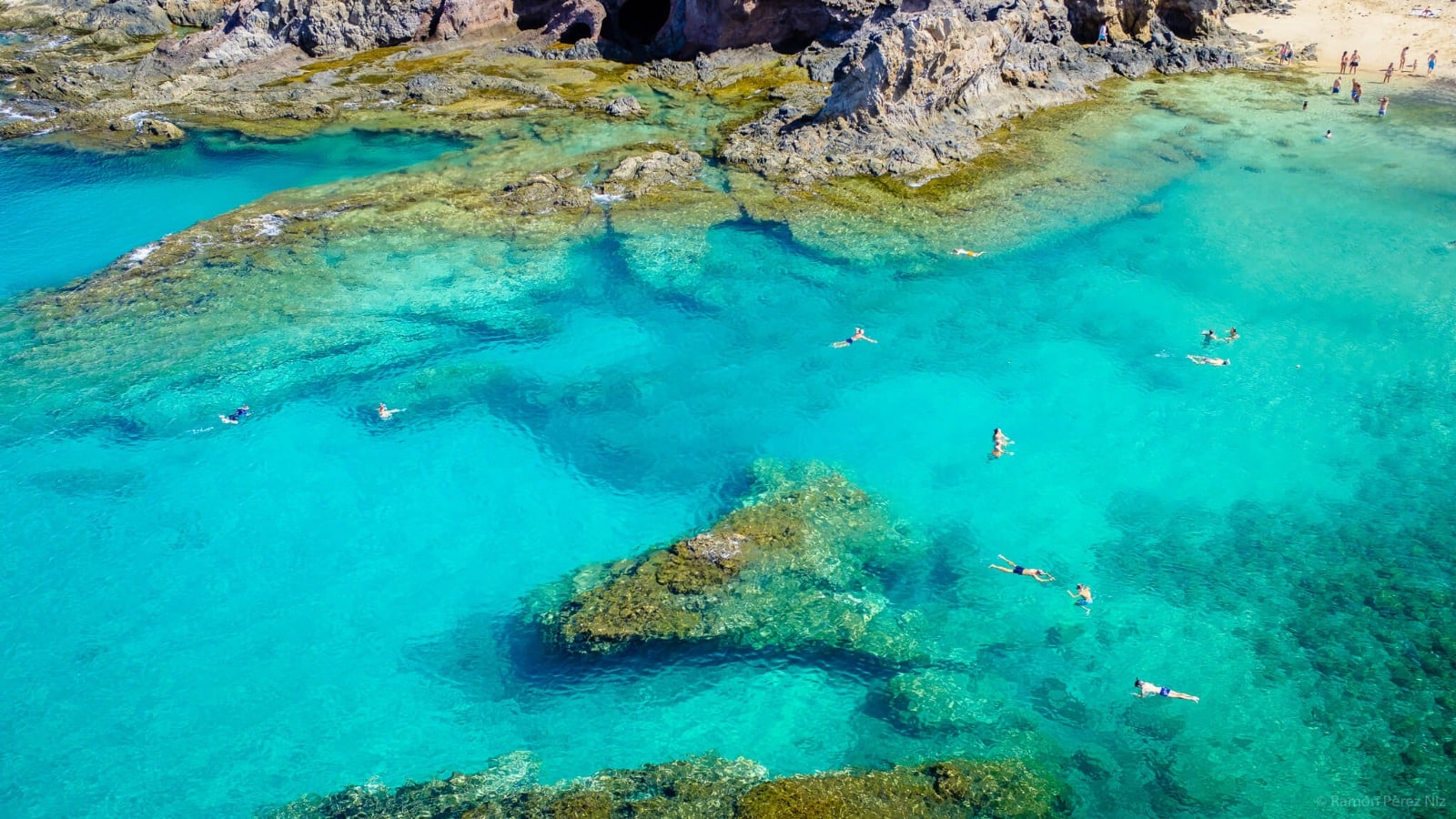 Vista aérea de las playas de Papagayo en Playa Blanca, sur de Lanzarote