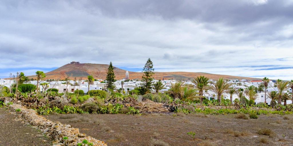 La continuación de la gran aldea de los majos. Teguise señorial desde 1418. Vista exterior. Fotografía: Ramón Pérez Niz.