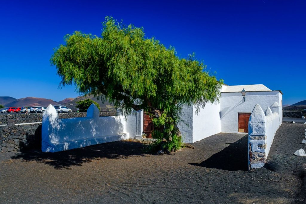 La Ermita de la Caridad, La Geria. Fotografía: Ramón Pérez Niz.