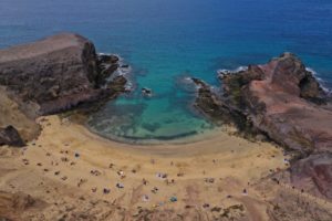 10 mejores restaurantes de playa de Lanzarote. Chiringuitos en Playa de Papagayo. Fotografía: Sergi Puyol. 