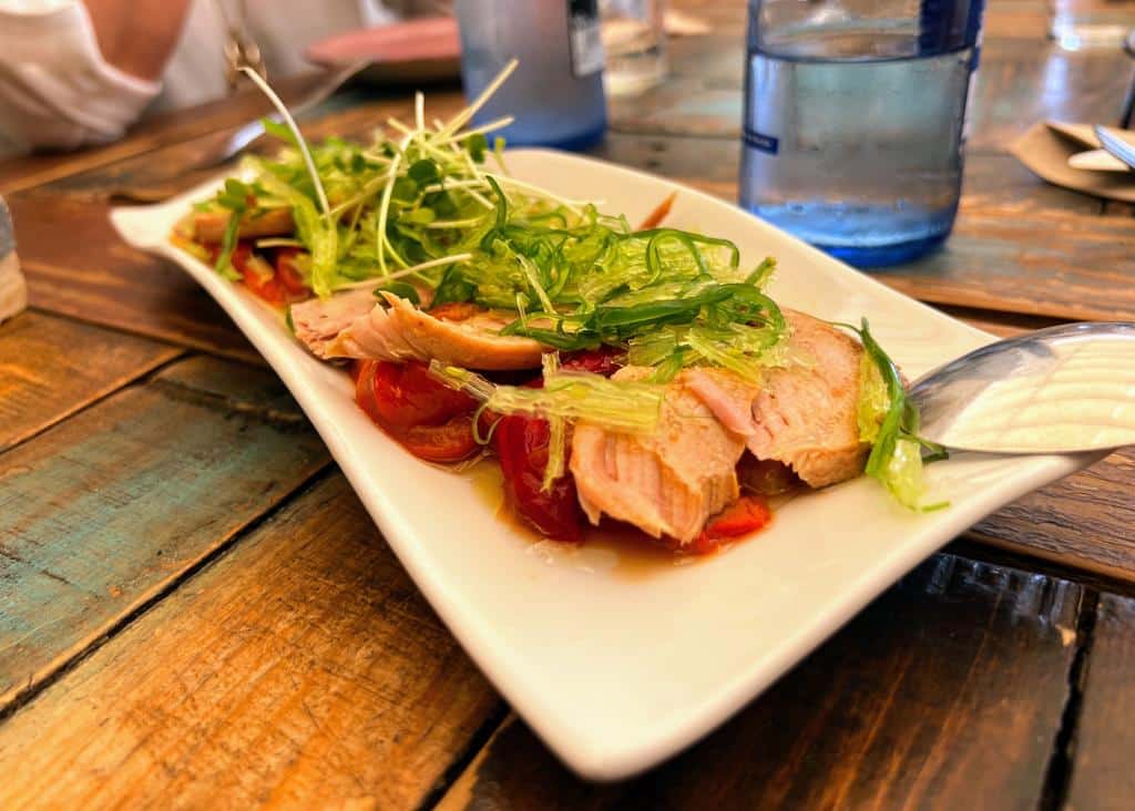 Ensalada de ventresca y piquillo. Er Cuchitrí de José Luis. Fotografía: Josechu Pérez Niz.