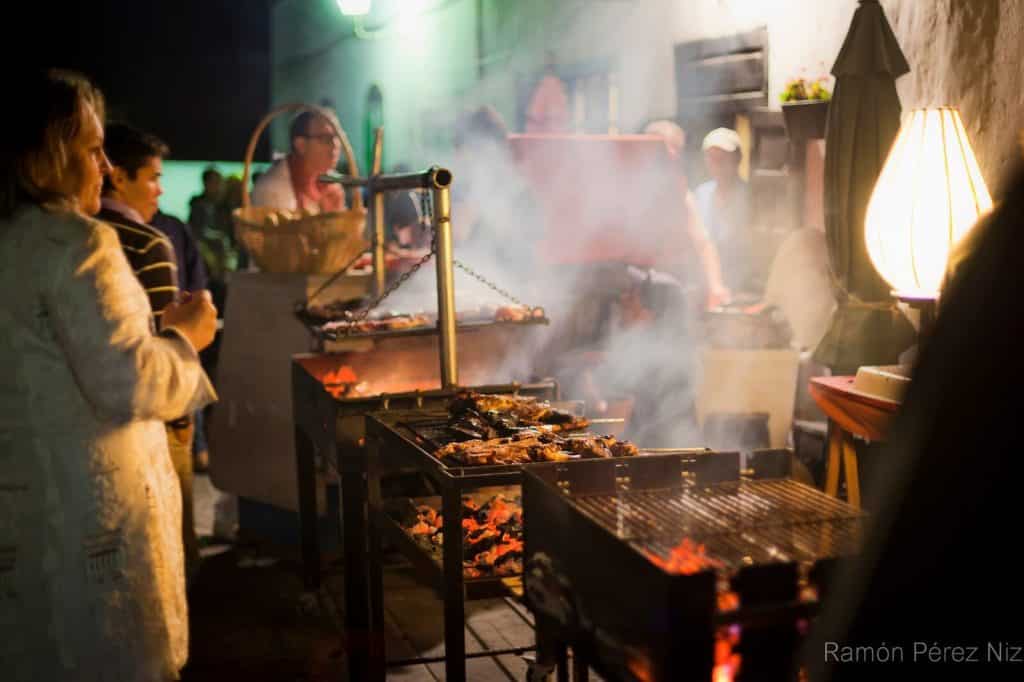 Avituallamiento sólido. Noche Blanca de Teguise. Fotografía: Ramón Pérez Niz.