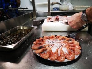 Gambas de La Santa, burgaos y pescado. El Barquillo. Fotografía: Josechu Pérez Niz. 