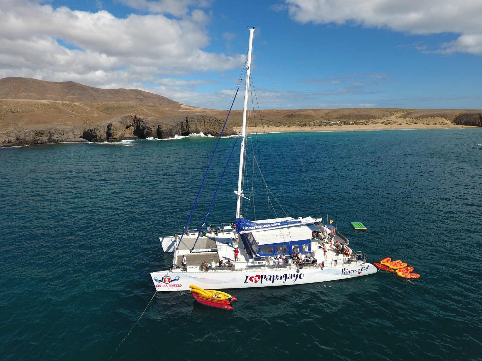 Excursión marítima I Love Papagayo con Líneas Romero Aventura en catamarán I Love Papagayo con Líneas Romero