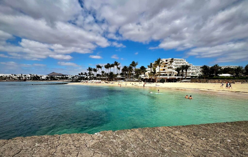 Playita del Meliá Salinas de Costa Teguise. Fotografía: Josechu Pérez Niz.