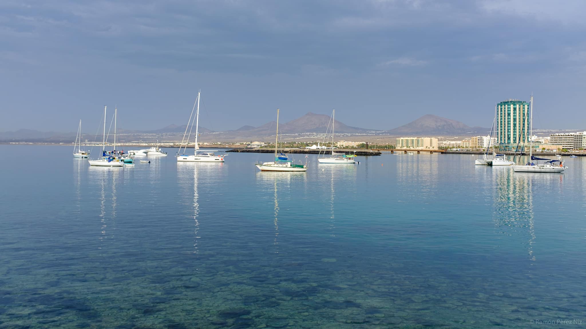 Litoral marítimo de Arrecife de Lanzarote. Fotografía: Ramón Pérez Niz.