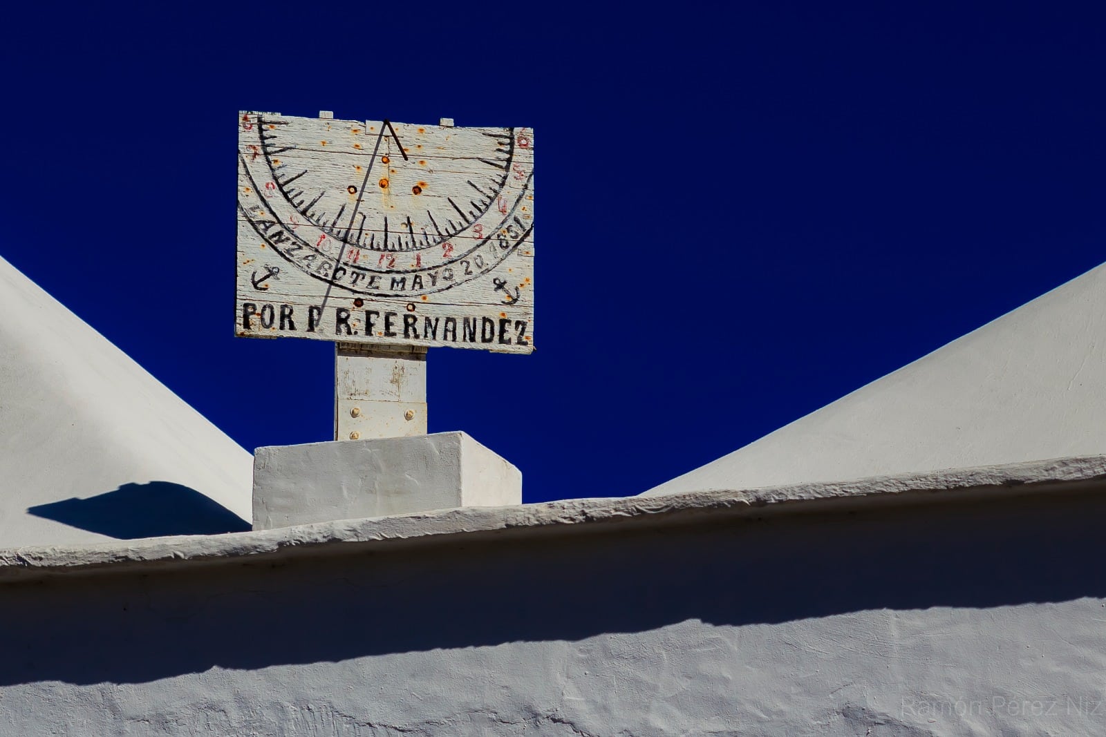 Reloj de Sol de la Iglesia de Tinajo. Fotografía: Ramón Pérez Niz.