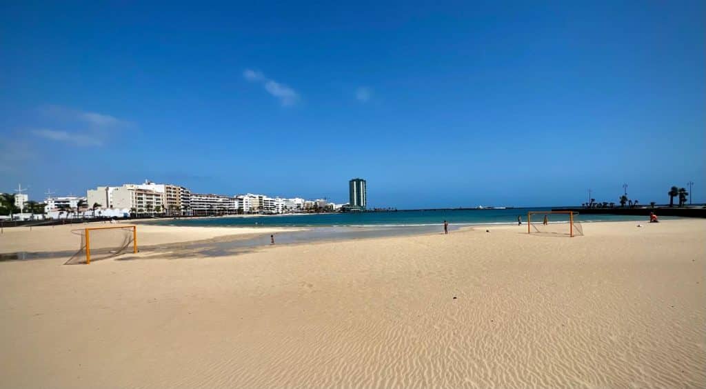 Marea del Pino en la playa de El Reducto. Septiembre de 2024. Fotografía: Lanzarote3.com