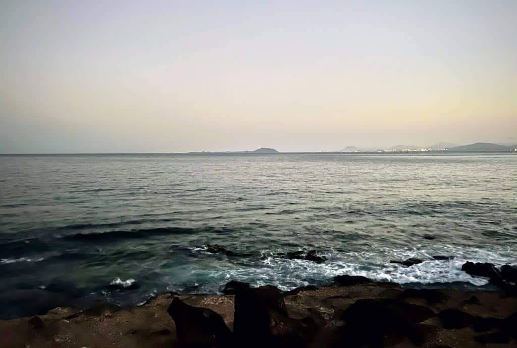 La Bocaina y Fuerteventura desde la avenida marítima de Playa Blanca