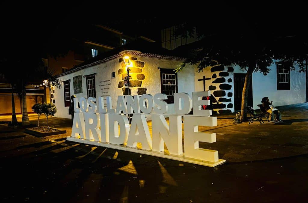 Noche, ibéricos y batidos de zanahoria-manzana en Los Llanos