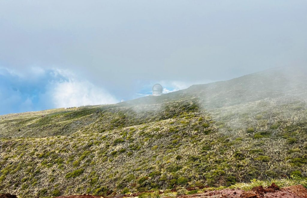 El telescopio dibuja una sonrisa a los senderistas