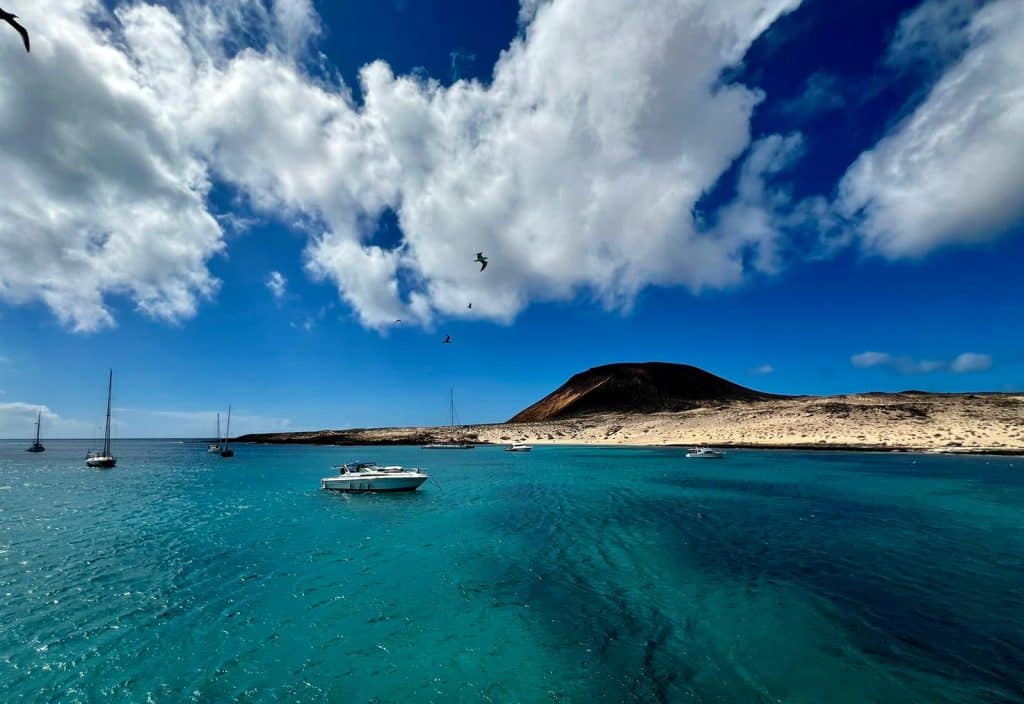 Fondeados en la bahía de Francesa