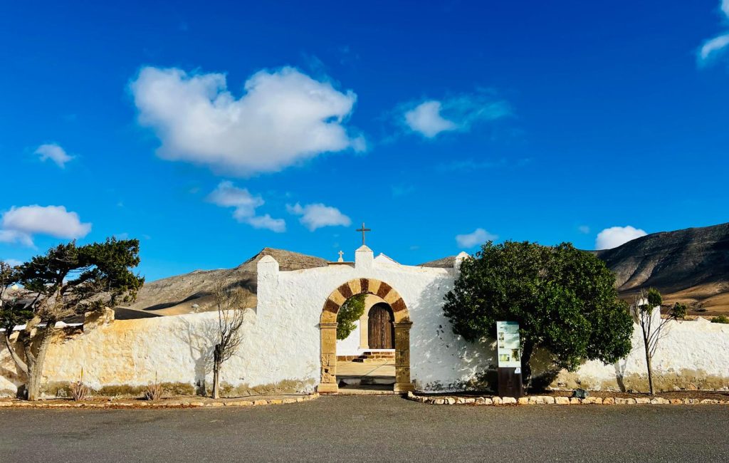 Iglesia de Tefía. Fotografía: Lanzarote3.com