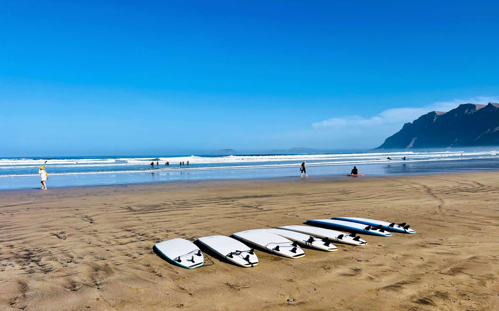 Surf en Lanzarote: una experiencia que engancha