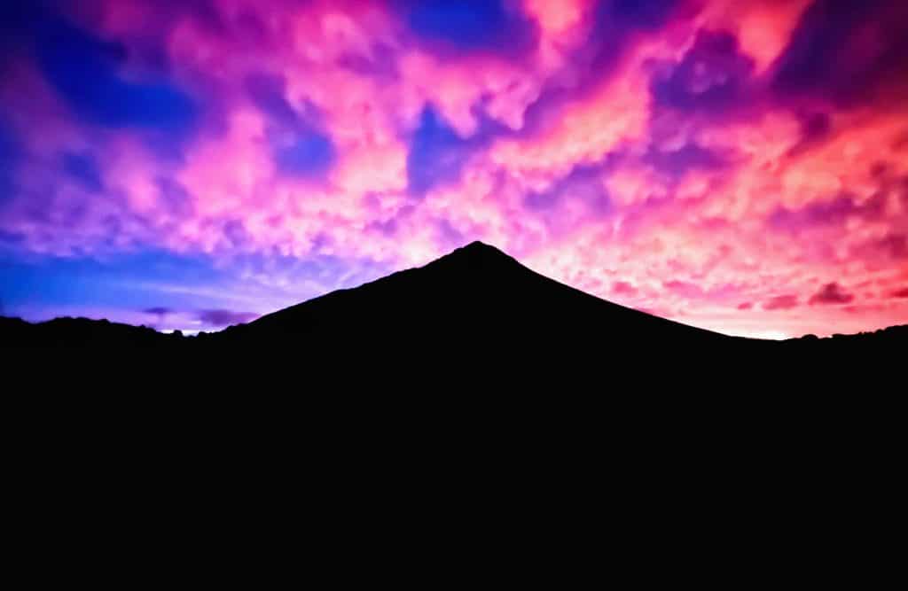 Montaña Bermeja antes de que amanezca. Fotografía: Lanzarote3.com