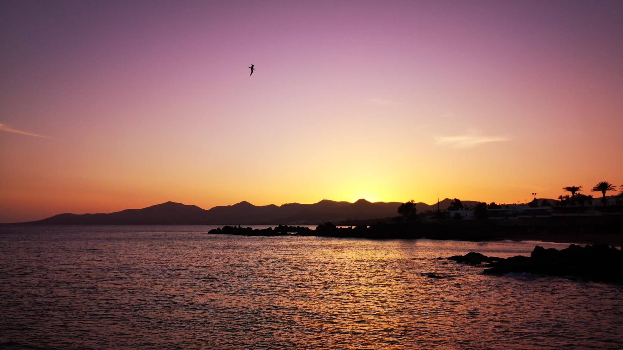 Los 10 mejores atardeceres de Lanzarote. Desde el litoral de Puerto del Carmen. Fotografía: Josechu Pérez Niz.